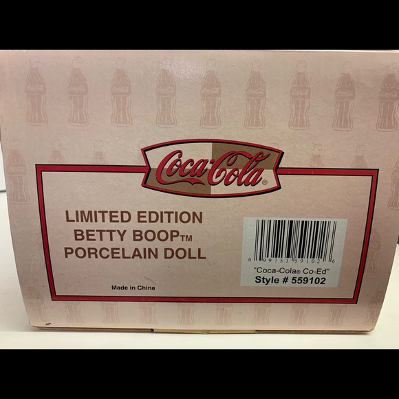 Rare Limited 2001 Betty Boop Coca Cola Porcelian 16" Doll "Coca Cola Co-Ed.  IOB - Picture 4 of 10
